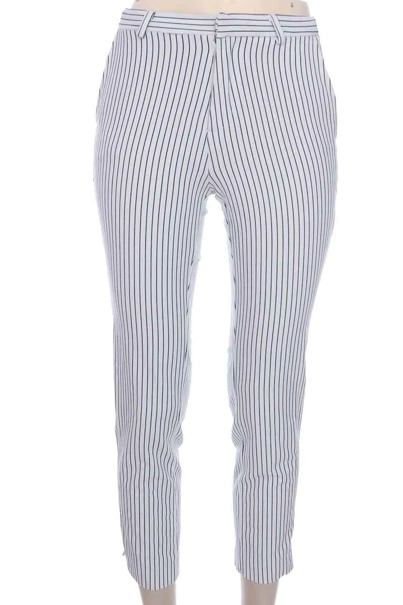 Pantalón color Blanco - Stradivarius